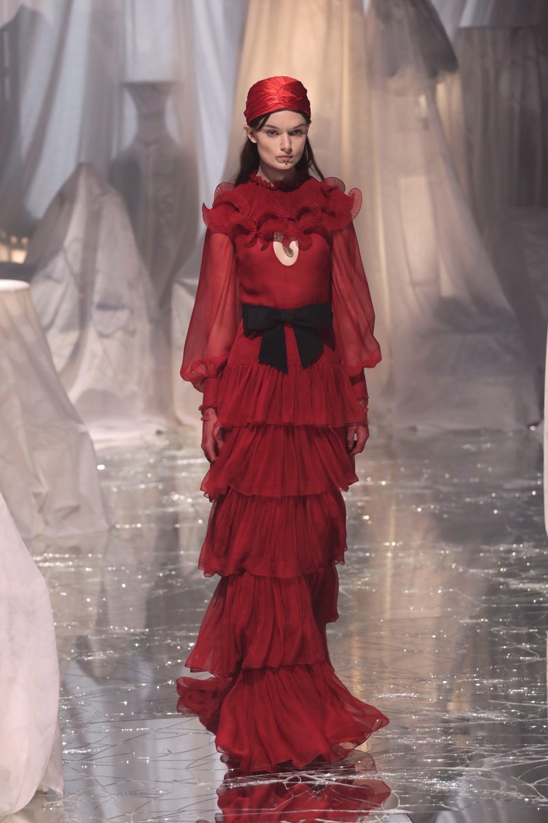 PFW：Alessandro Michele 的 Valentino 時代，以浪漫華麗的波希米亞風格展開序幕