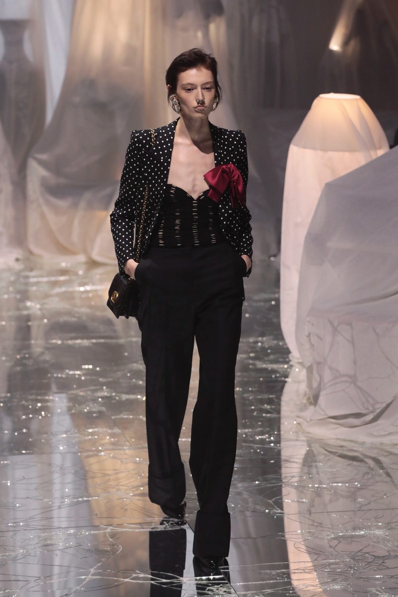 PFW：Alessandro Michele 的 Valentino 時代，以浪漫華麗的波希米亞風格展開序幕