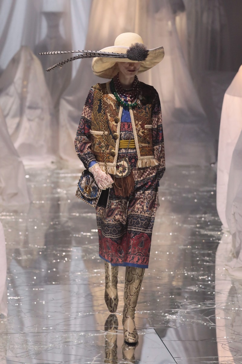 PFW：Alessandro Michele 的 Valentino 時代，以浪漫華麗的波希米亞風格展開序幕
