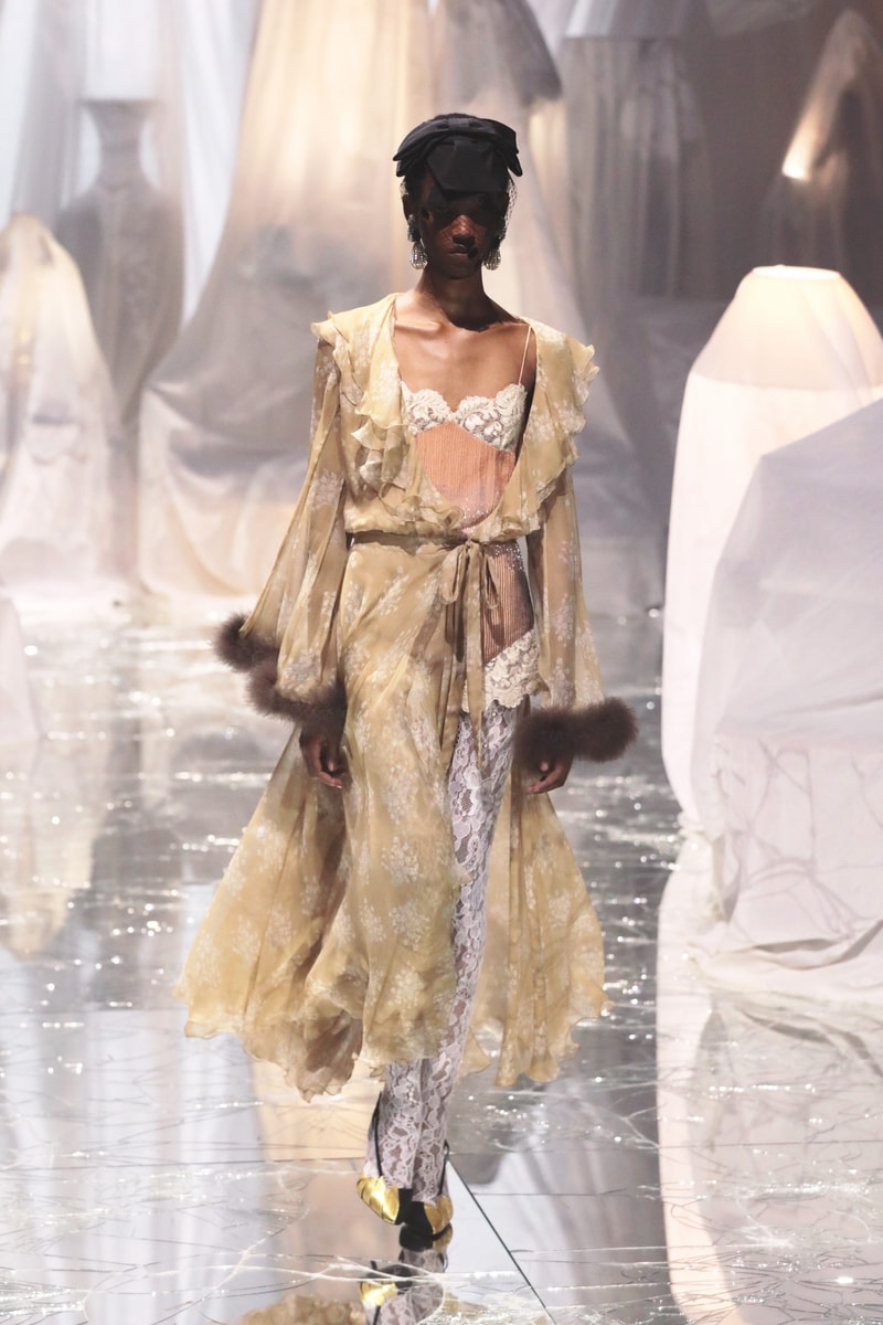 PFW：Alessandro Michele 的 Valentino 時代，以浪漫華麗的波希米亞風格展開序幕