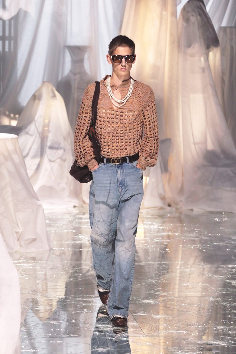 PFW：Alessandro Michele 的 Valentino 時代，以浪漫華麗的波希米亞風格展開序幕