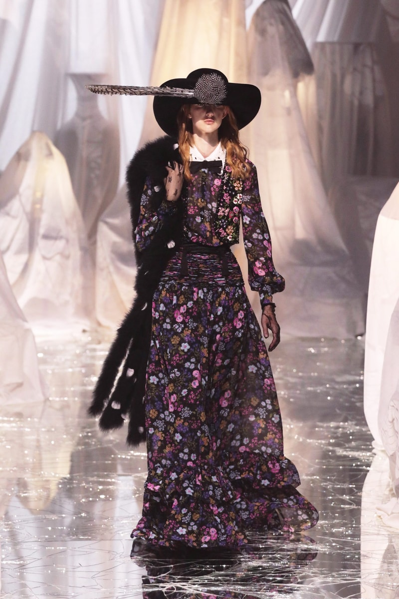 PFW：Alessandro Michele 的 Valentino 時代，以浪漫華麗的波希米亞風格展開序幕