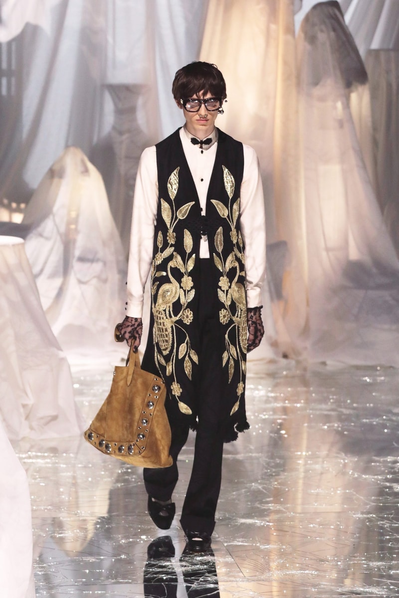 PFW：Alessandro Michele 的 Valentino 時代，以浪漫華麗的波希米亞風格展開序幕