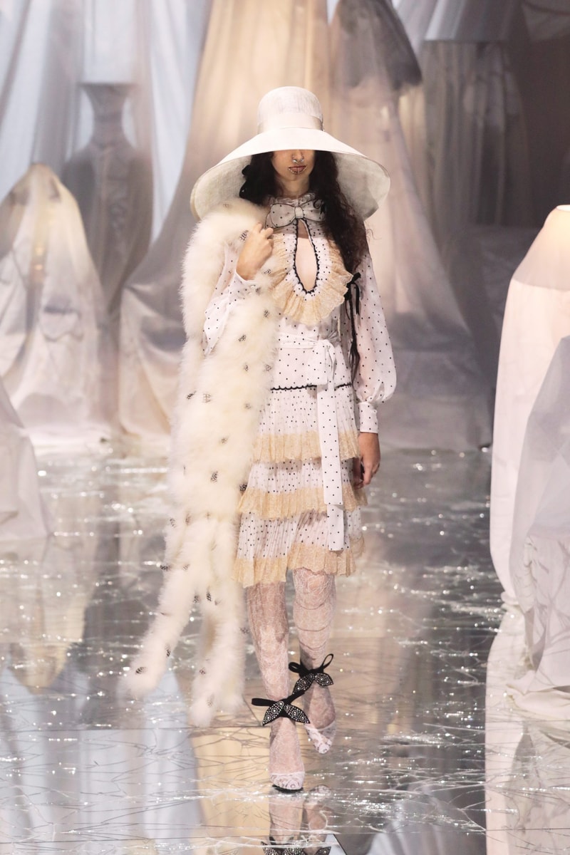 PFW：Alessandro Michele 的 Valentino 時代，以浪漫華麗的波希米亞風格展開序幕