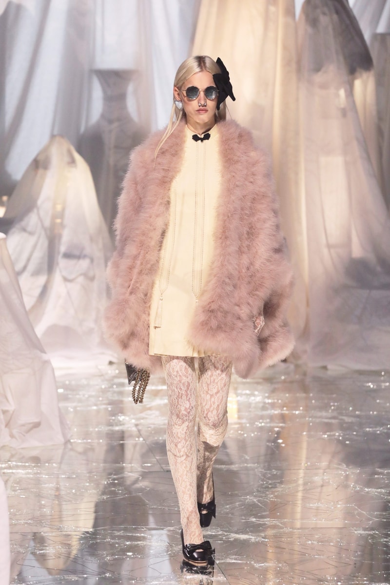 PFW：Alessandro Michele 的 Valentino 時代，以浪漫華麗的波希米亞風格展開序幕