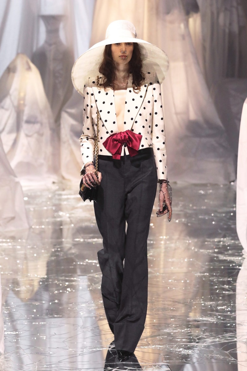 PFW：Alessandro Michele 的 Valentino 時代，以浪漫華麗的波希米亞風格展開序幕