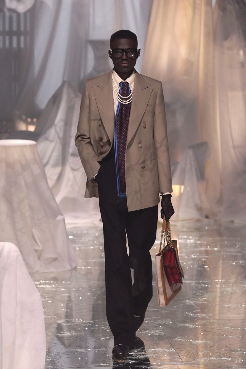 PFW：Alessandro Michele 的 Valentino 時代，以浪漫華麗的波希米亞風格展開序幕
