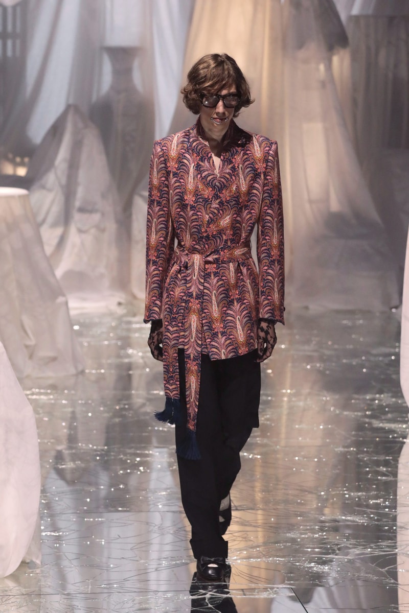 PFW：Alessandro Michele 的 Valentino 時代，以浪漫華麗的波希米亞風格展開序幕