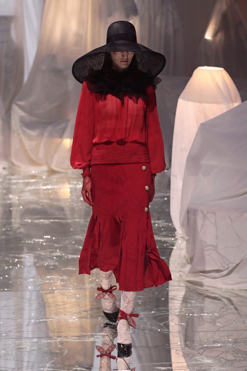 PFW：Alessandro Michele 的 Valentino 時代，以浪漫華麗的波希米亞風格展開序幕