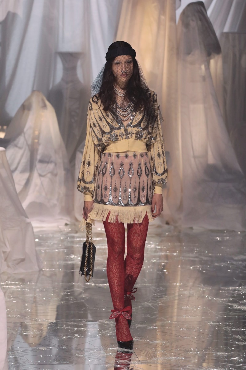 PFW：Alessandro Michele 的 Valentino 時代，以浪漫華麗的波希米亞風格展開序幕