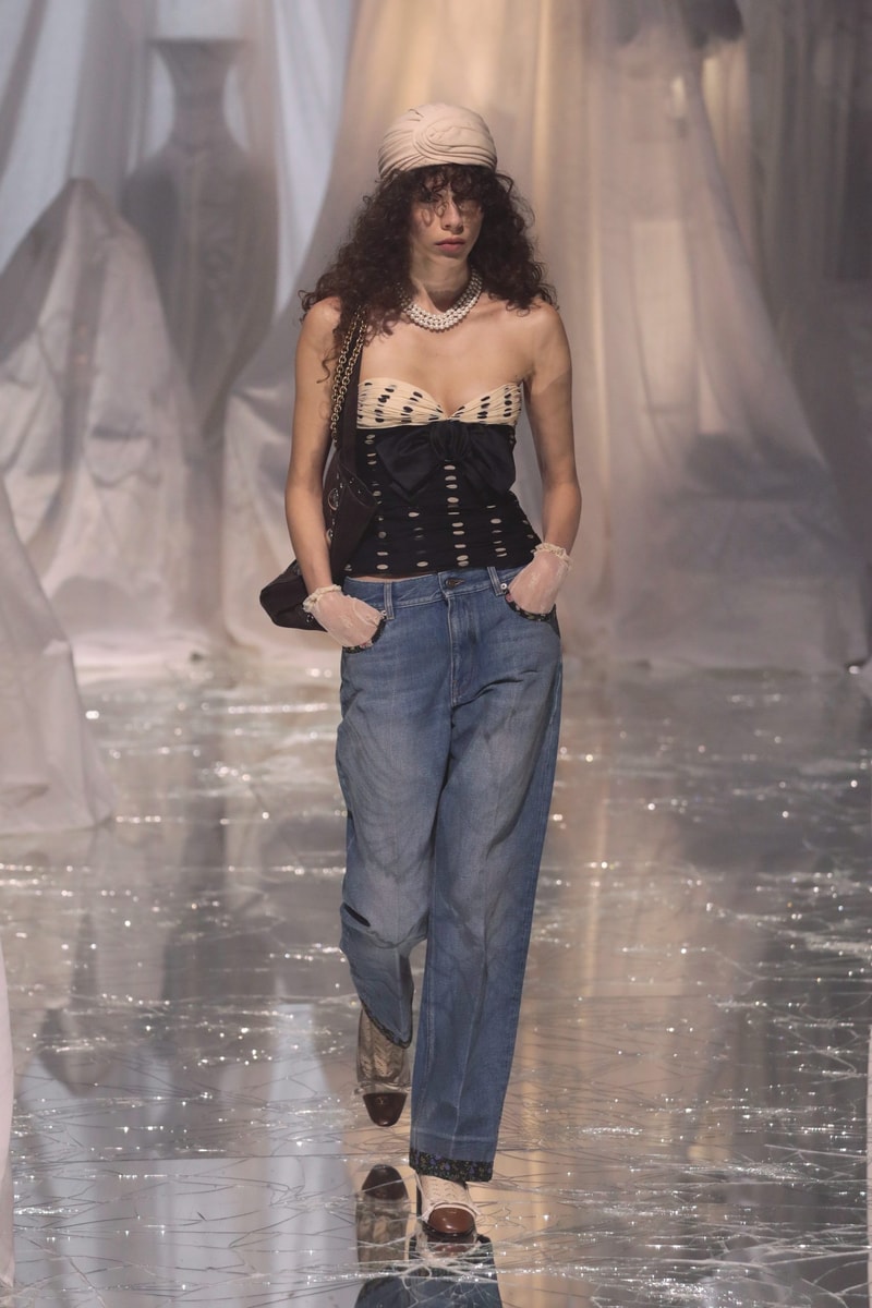 PFW：Alessandro Michele 的 Valentino 時代，以浪漫華麗的波希米亞風格展開序幕