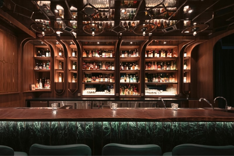 2024 酒吧推薦：走進香港第一家 speakeasy 001，品嚐經典滋味