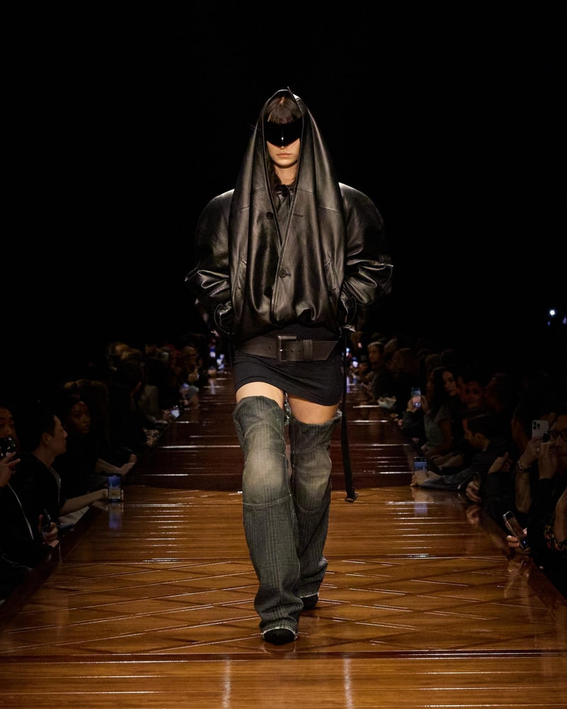 Balenciaga 2025SS fashion show