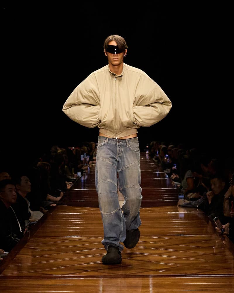 Balenciaga 2025SS fashion show
