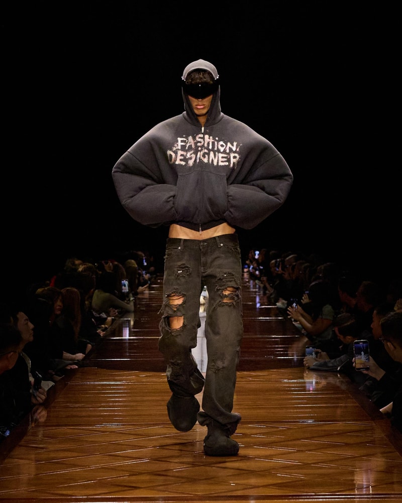 Balenciaga 2025SS fashion show