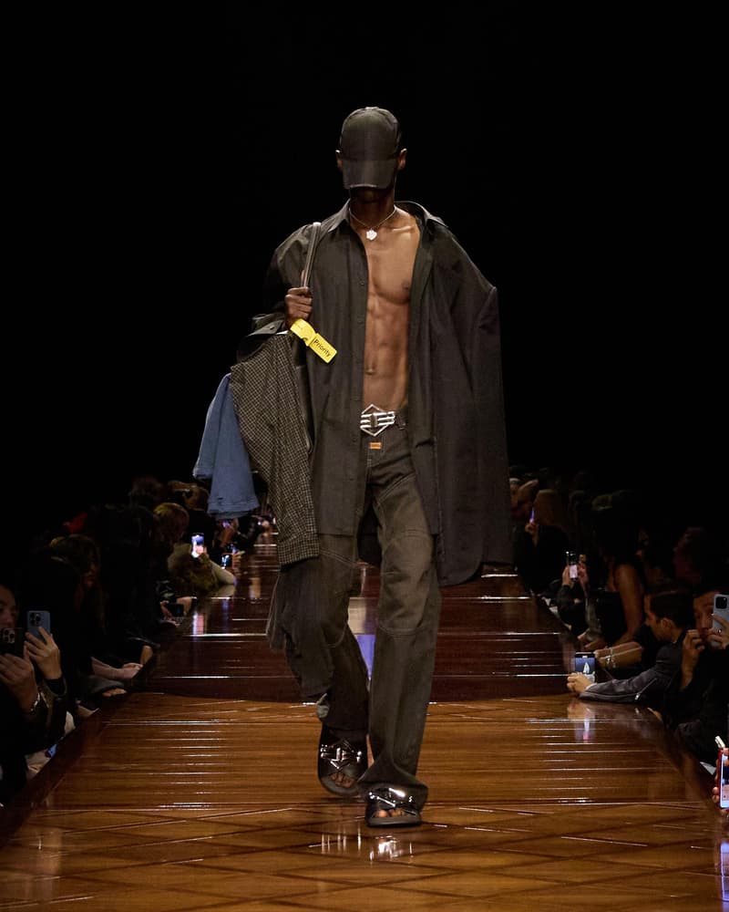 Balenciaga 2025SS fashion show