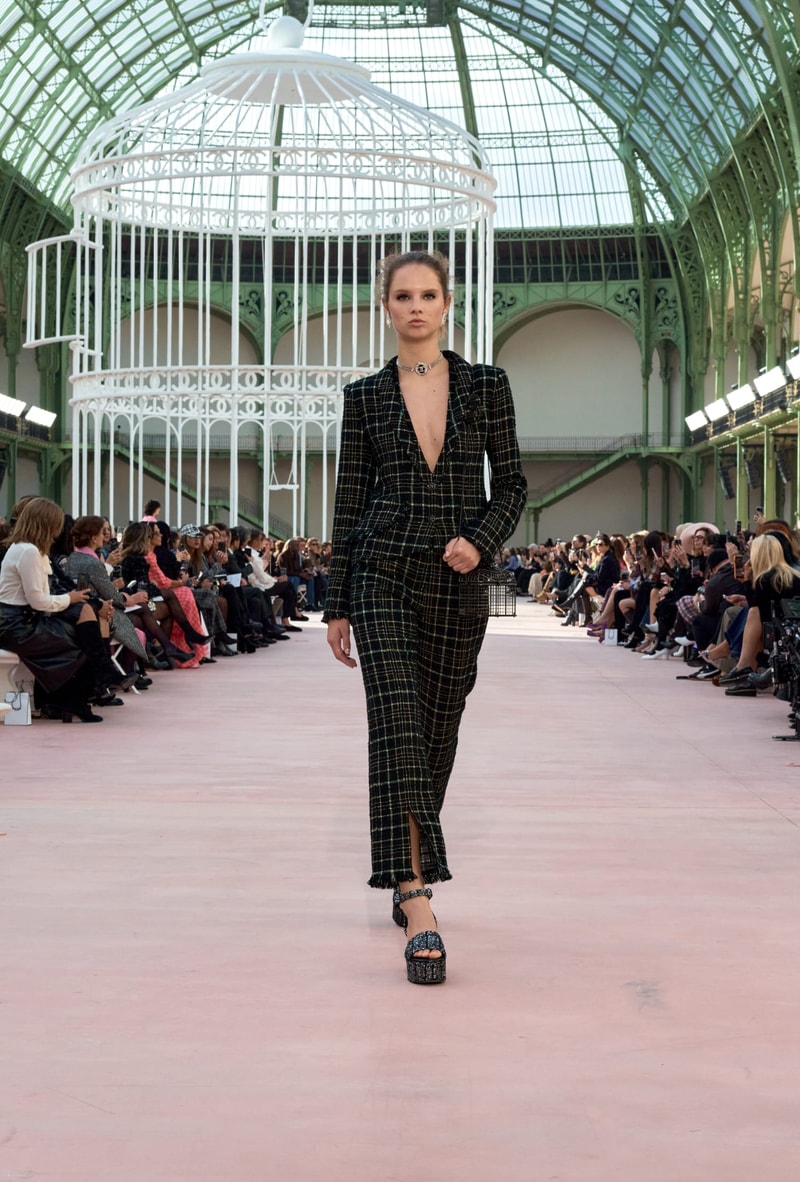 chanel 2025 spring summer grand palais paris fashion week looks