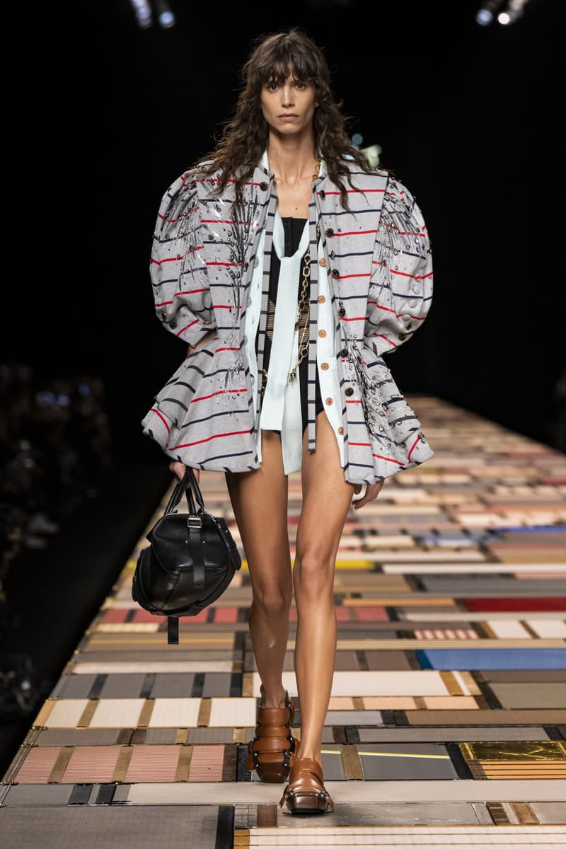 Louis Vuitton 2025ss fahion show