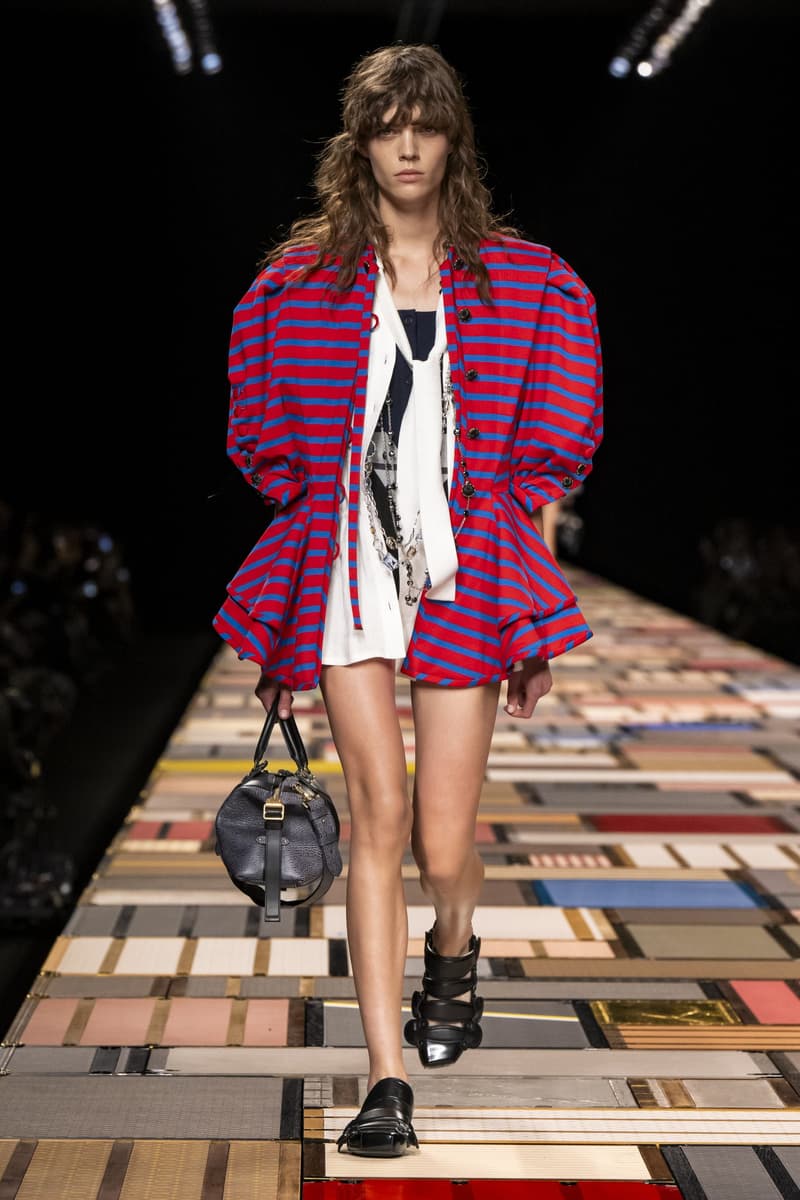 Louis Vuitton 2025ss fahion show
