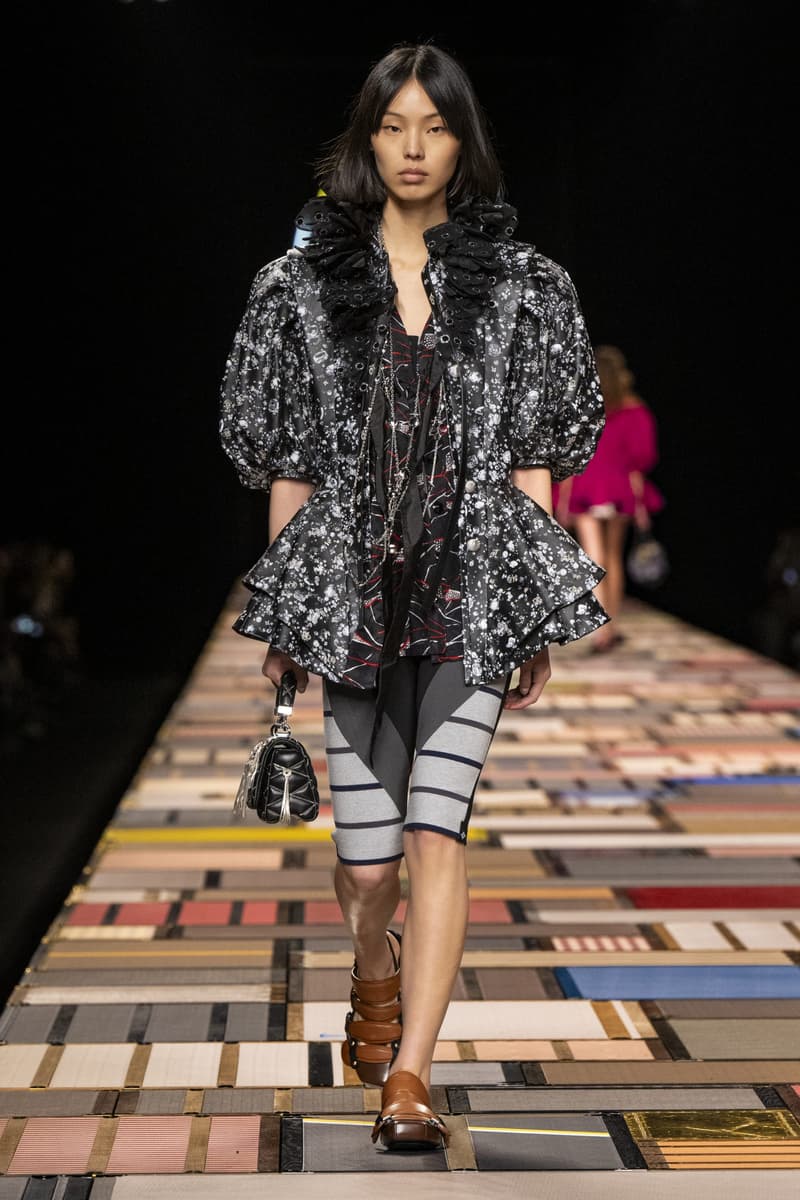 Louis Vuitton 2025ss fahion show