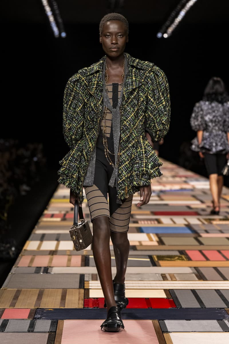 Louis Vuitton 2025ss fahion show
