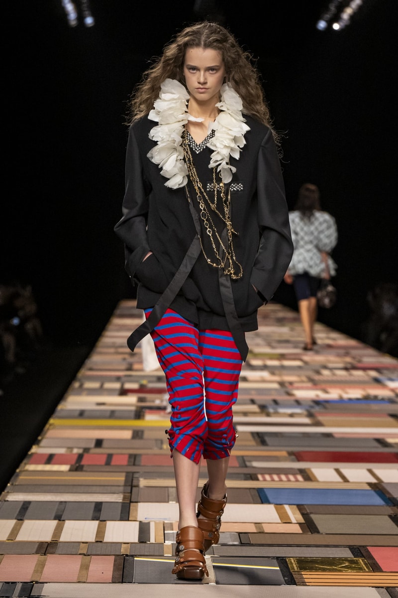 Louis Vuitton 2025ss fahion show