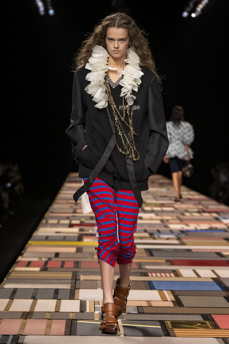 Louis Vuitton 2025ss fahion show