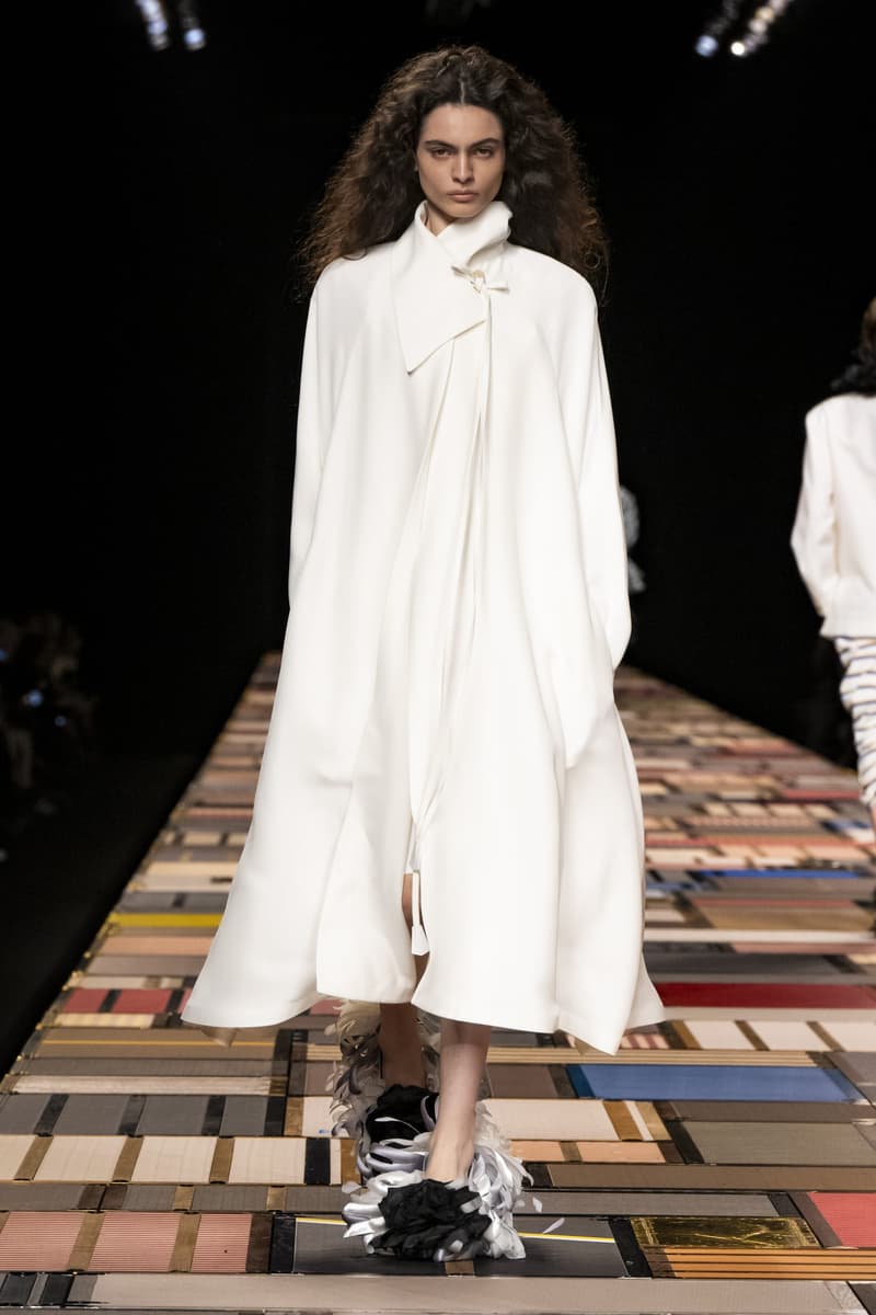 Louis Vuitton 2025ss fahion show