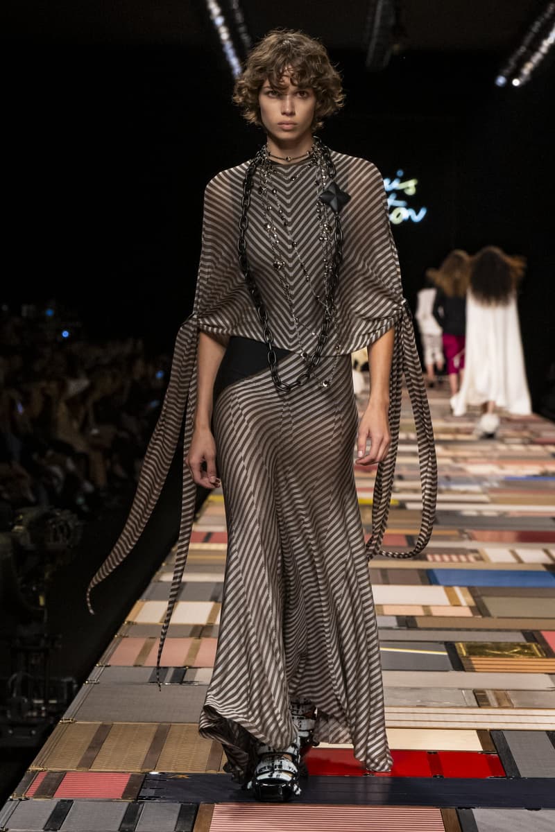Louis Vuitton 2025ss fahion show