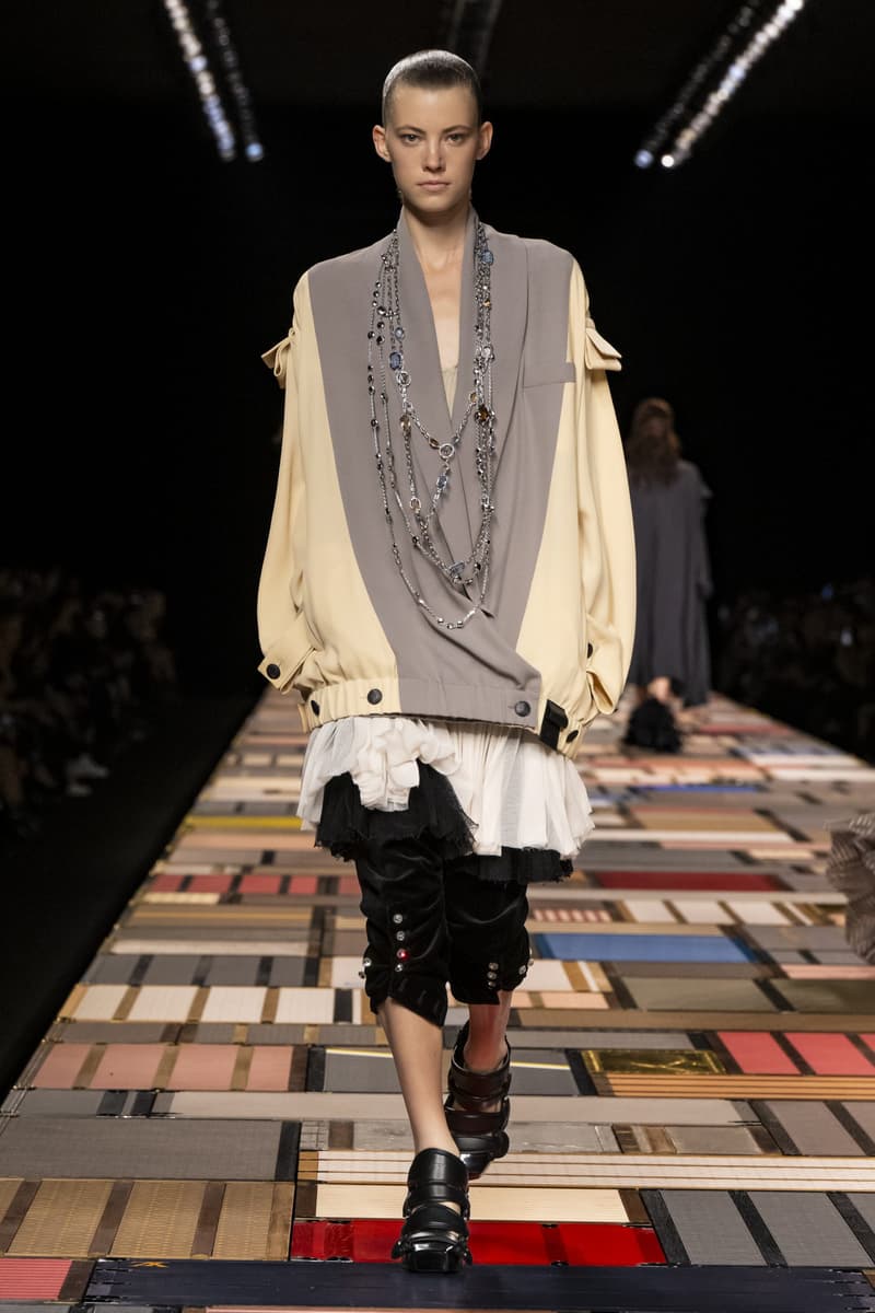 Louis Vuitton 2025ss fahion show