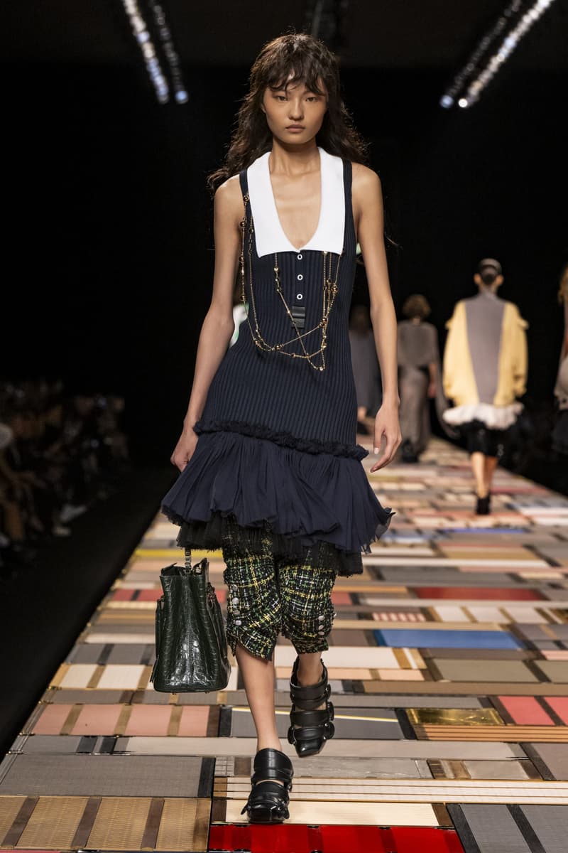 Louis Vuitton 2025ss fahion show