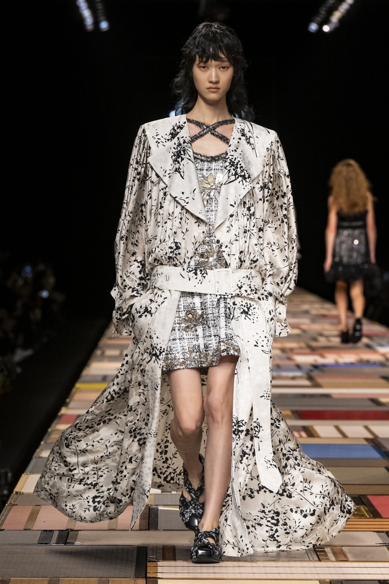 Louis Vuitton 2025ss fahion show
