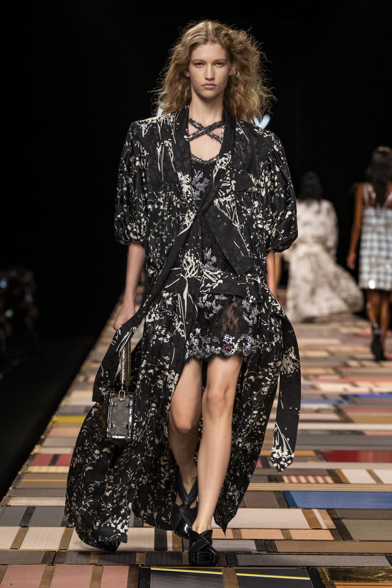 Louis Vuitton 2025ss fahion show