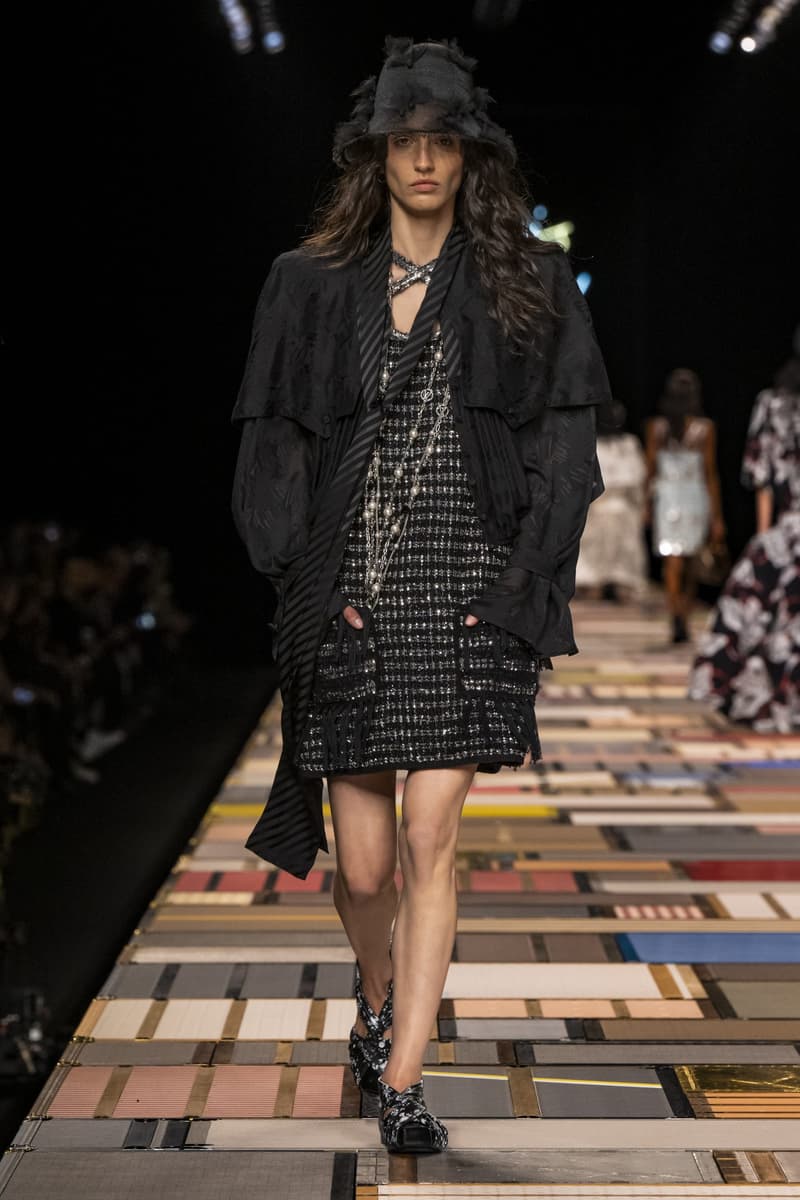 Louis Vuitton 2025ss fahion show