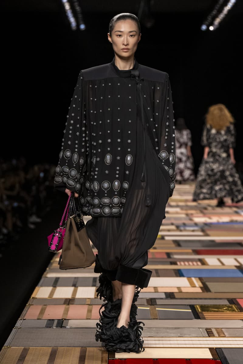 Louis Vuitton 2025ss fahion show