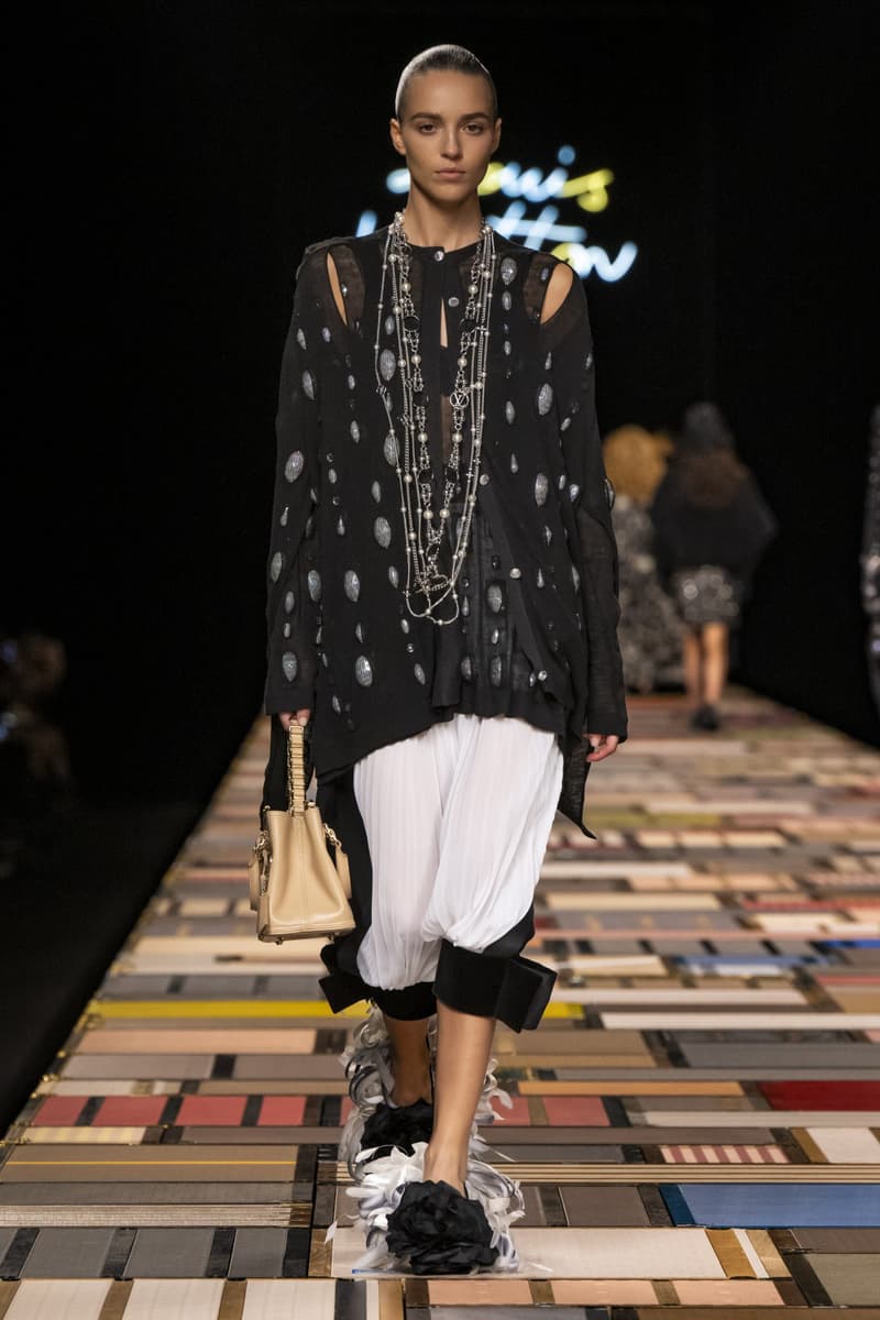 Louis Vuitton 2025ss fahion show