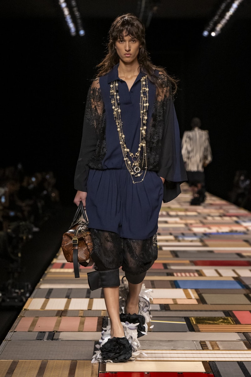 Louis Vuitton 2025ss fahion show