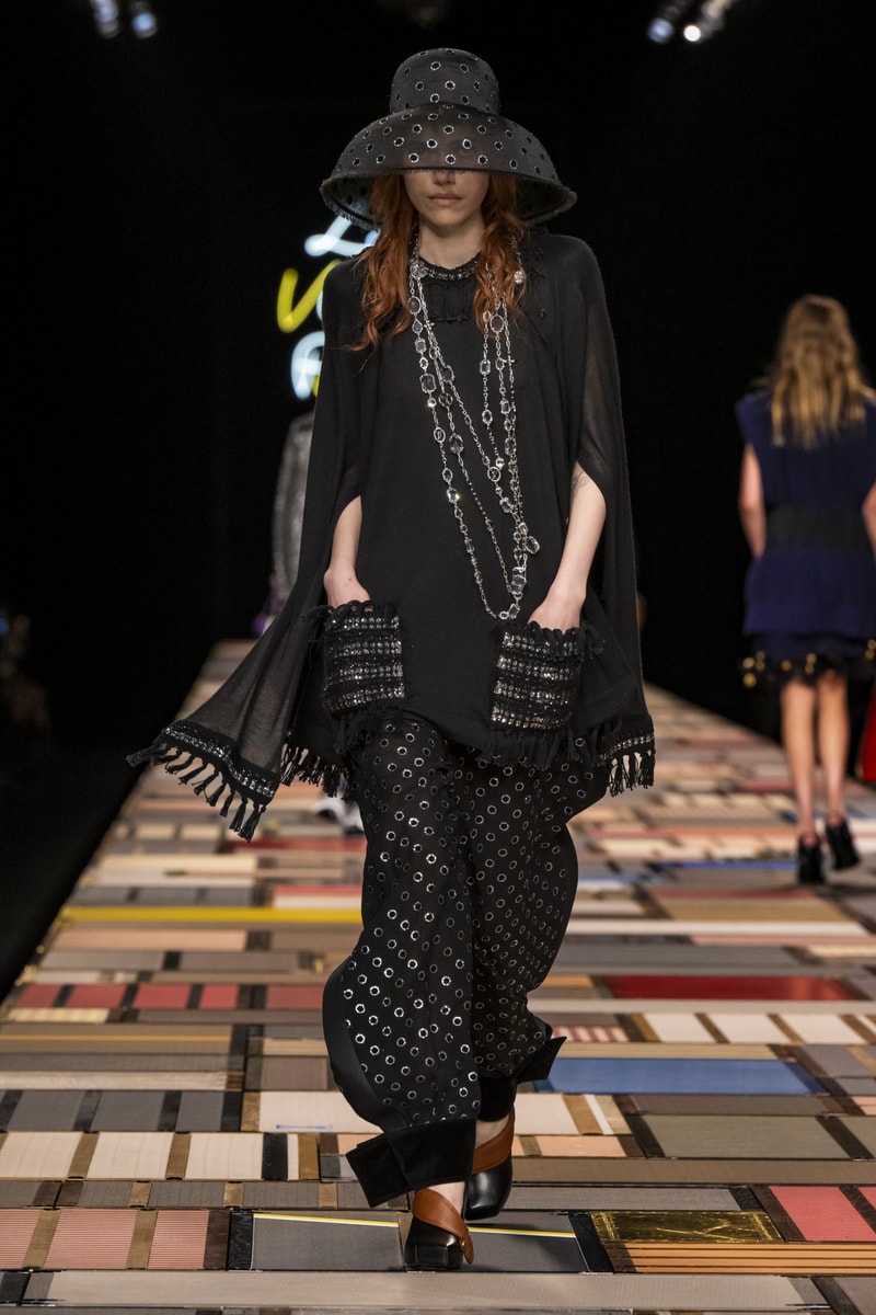 Louis Vuitton 2025ss fahion show