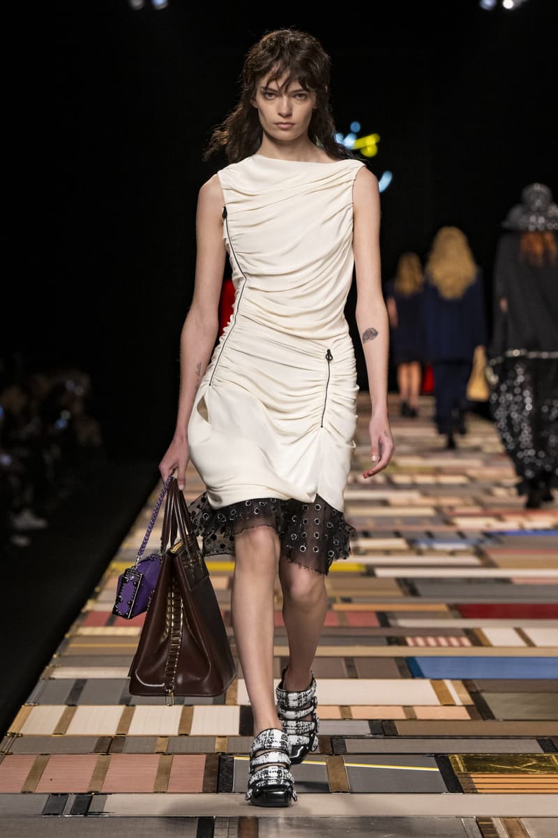 Louis Vuitton 2025ss fahion show