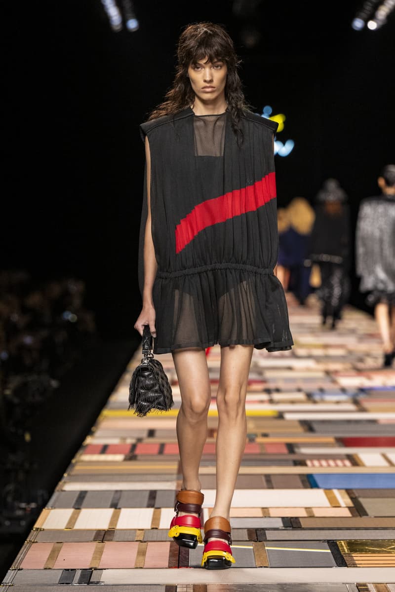 Louis Vuitton 2025ss fahion show