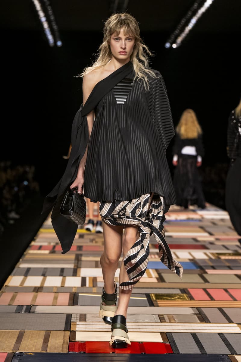 Louis Vuitton 2025ss fahion show