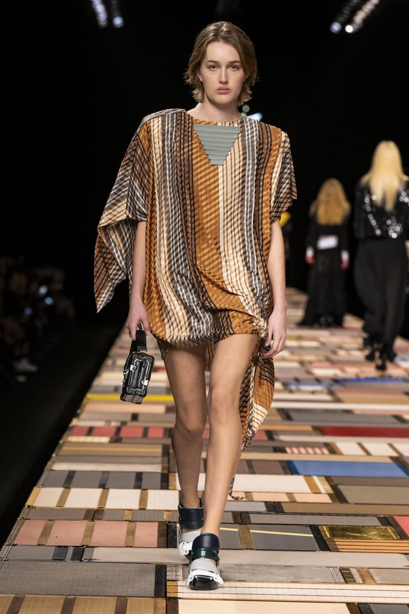 Louis Vuitton 2025ss fahion show