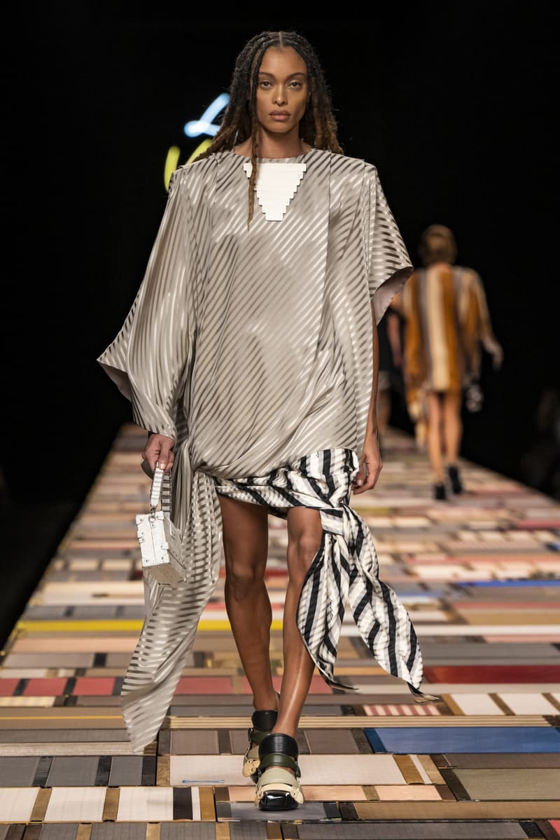 Louis Vuitton 2025ss fahion show