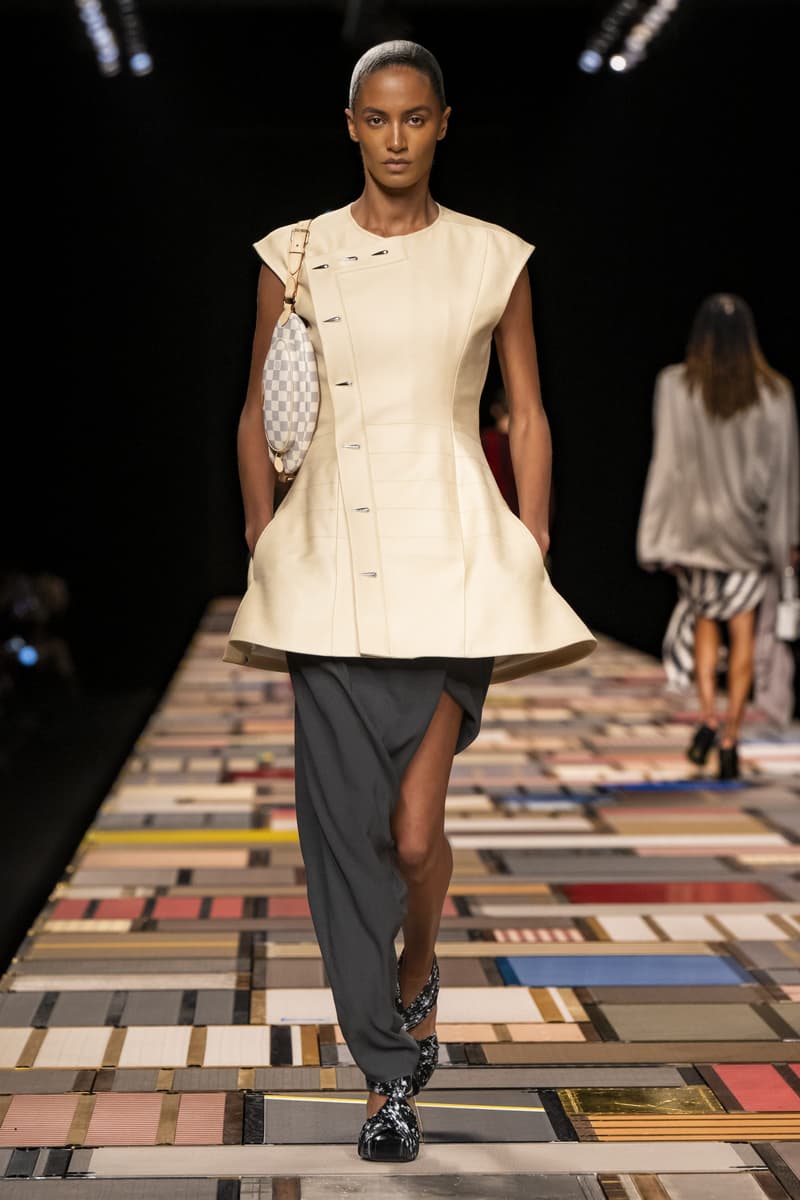 Louis Vuitton 2025ss fahion show