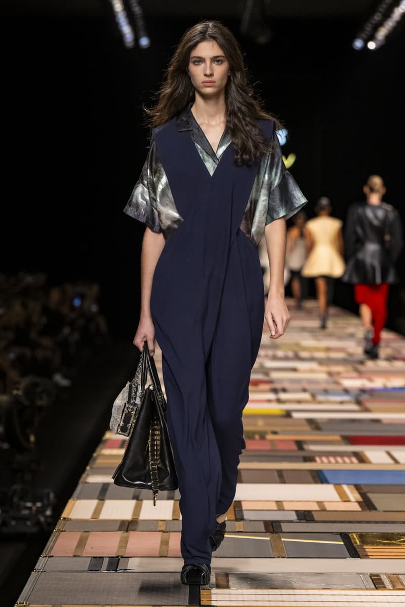 Louis Vuitton 2025ss fahion show