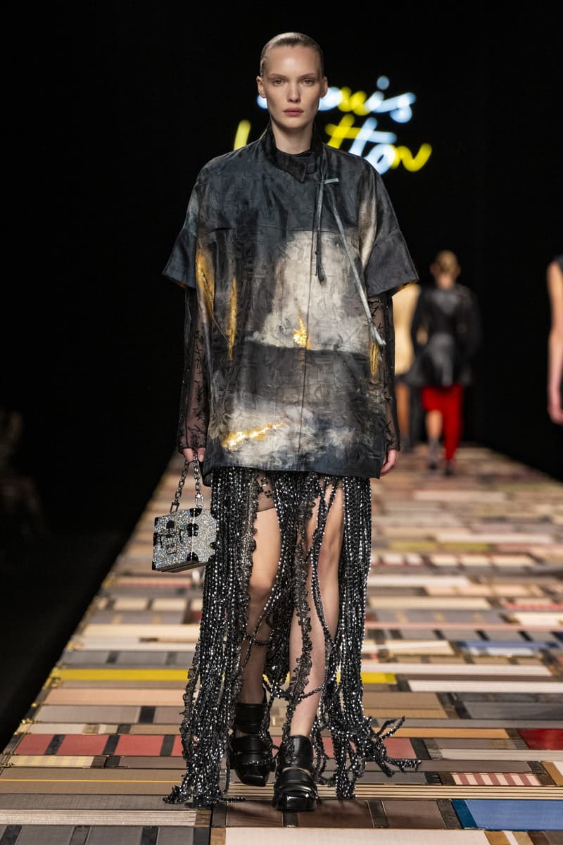 Louis Vuitton 2025ss fahion show