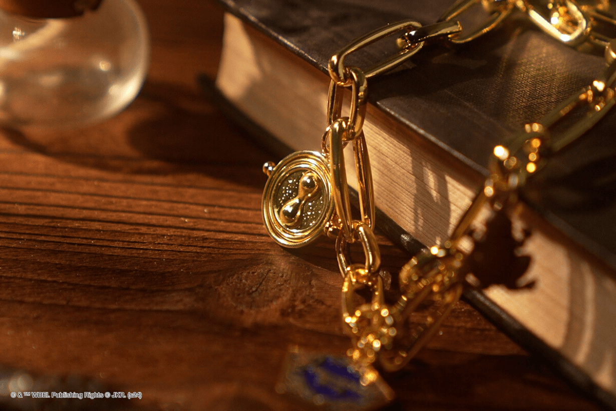 Tongkat ajaib, lilin penyegel lambang sekolah, empat kotak ponsel kampus... Seri gabungan Harry Potter X CASETiFY satu tampilan! 5 Info rilis kolaborasi Harry Potter X CASETiFY 2024