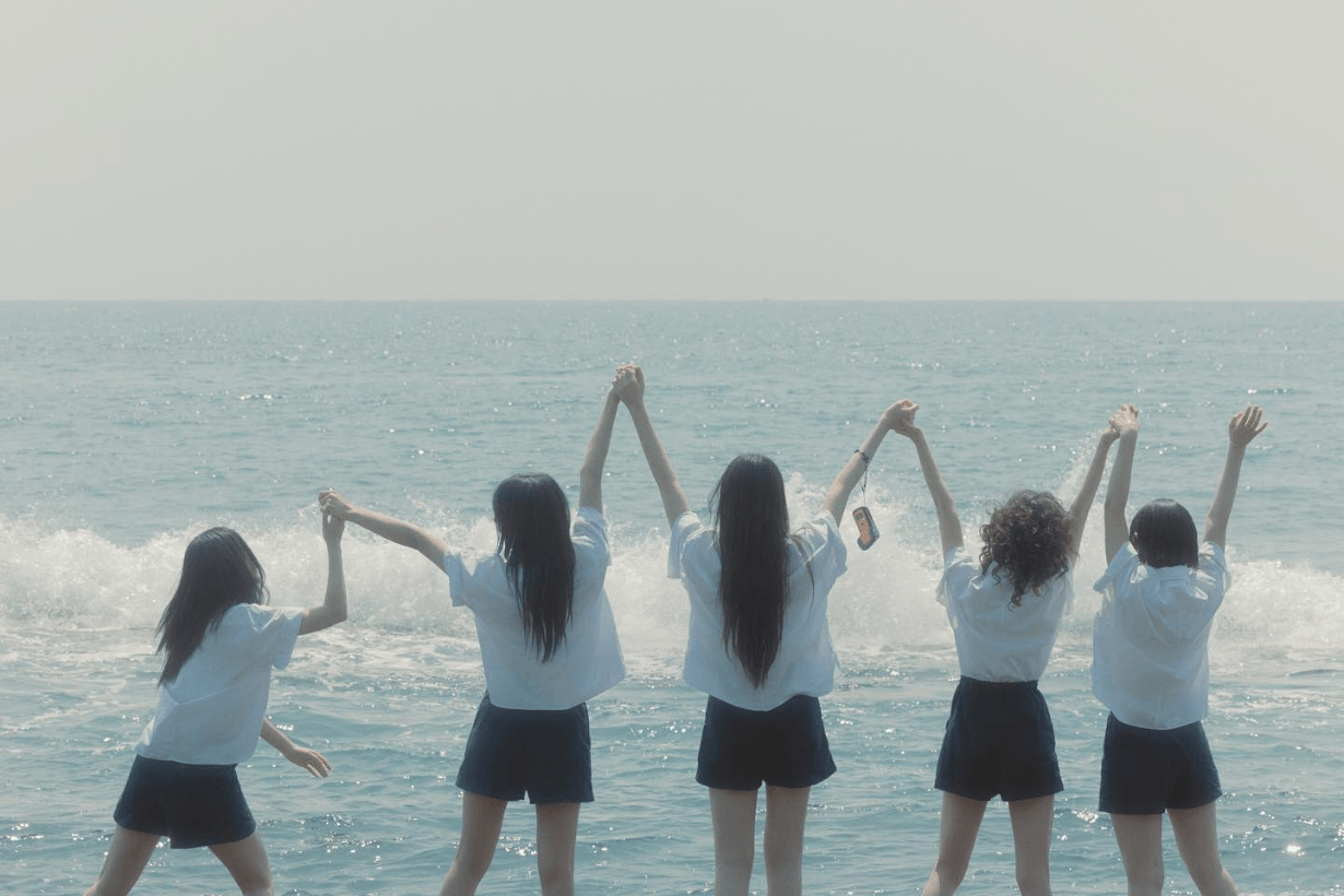NewJeans contract ADOR HYBE k-pop