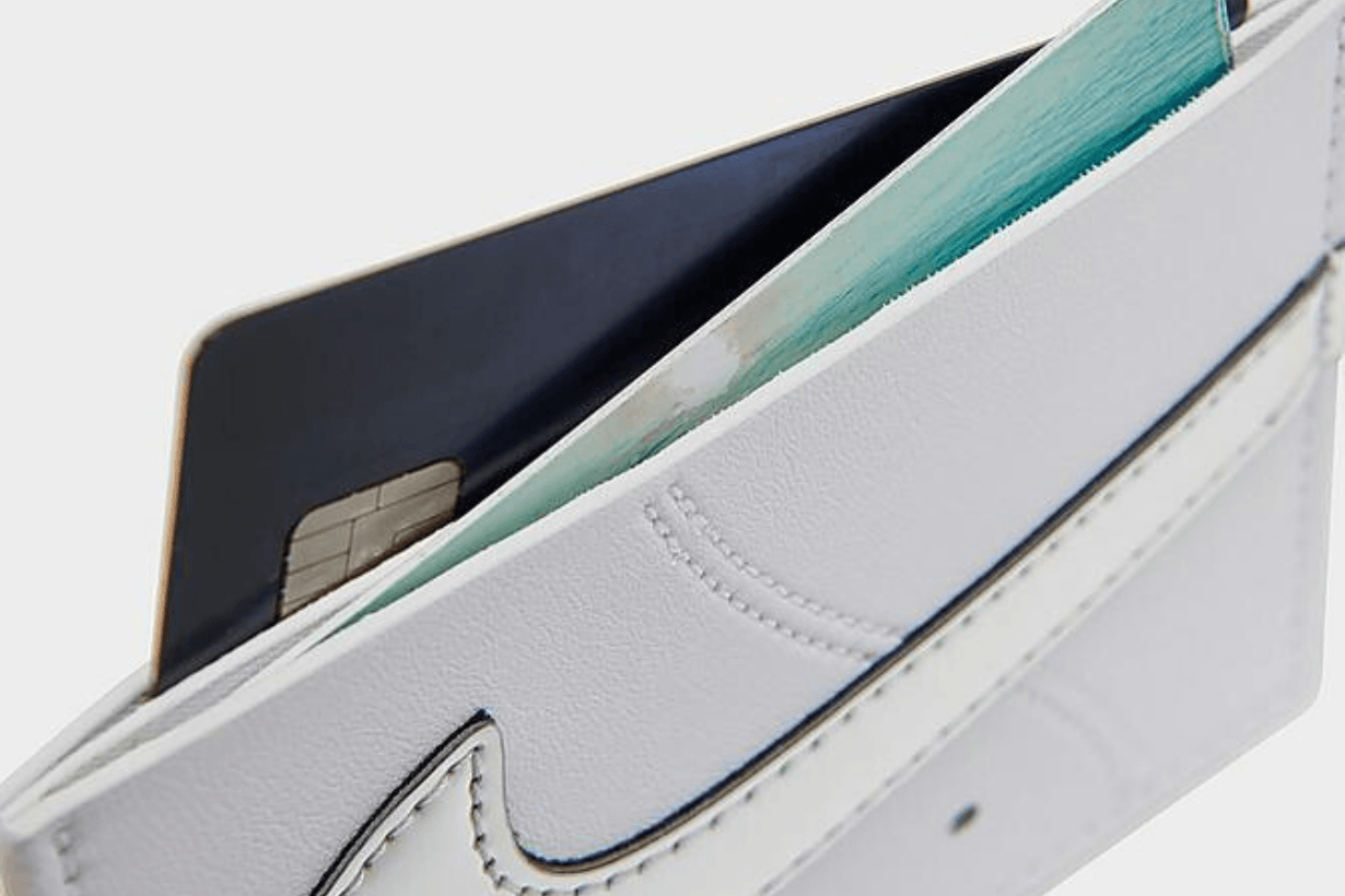 Nike Air Force 1 Card Wallet White Metallic Silver