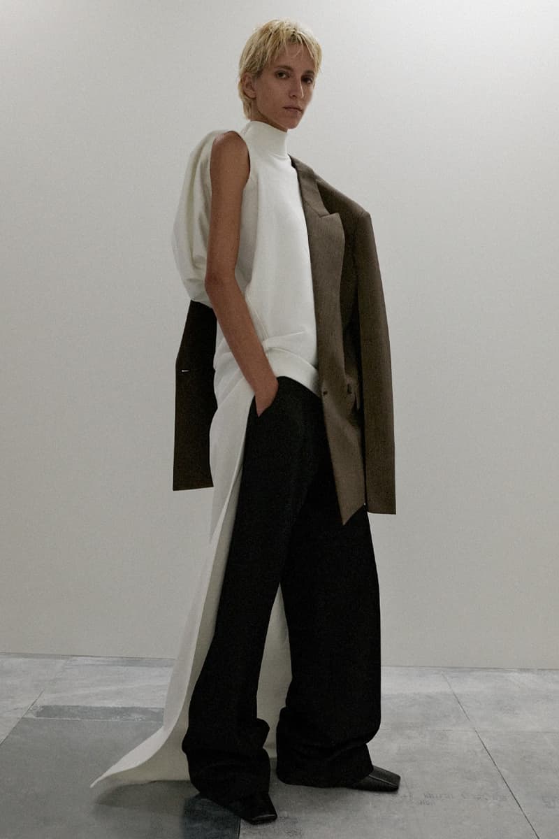 Phoebe Philo 全新系列「B」：總是懂女人愛的慵懶時髦，第一波才上架就開始斷碼！